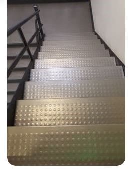 black-pvc-floor-mat-on-the-stairs